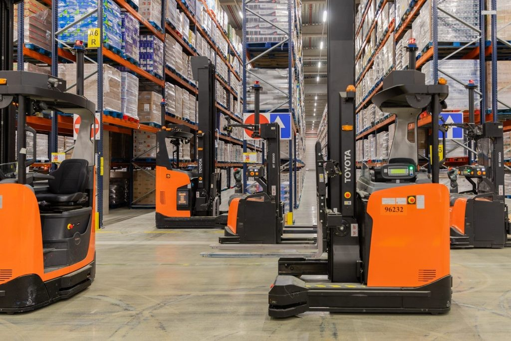 Revolutionizing warehouses: automation with Automated Guided Vehicles (AGV)