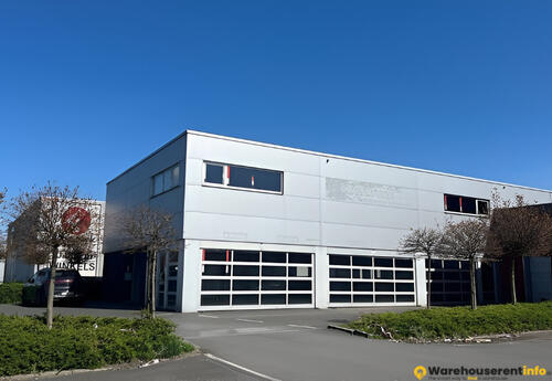 Warehouses to let in Commercial Warehouse Near E40